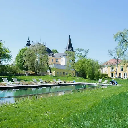 Schloss Muehldorf 4*