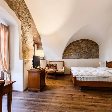 Schloss Muehldorf ホテル 4*