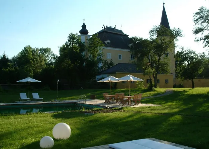 Hotell Schloss Muehldorf 4*