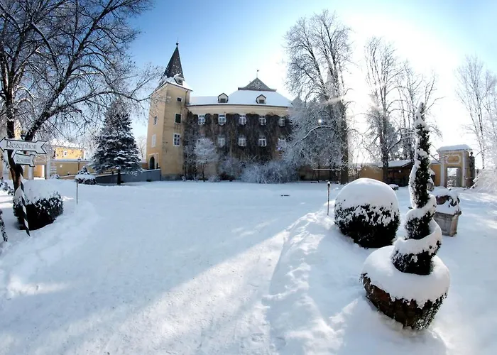 Schloss Muehldorf Hotell 4*