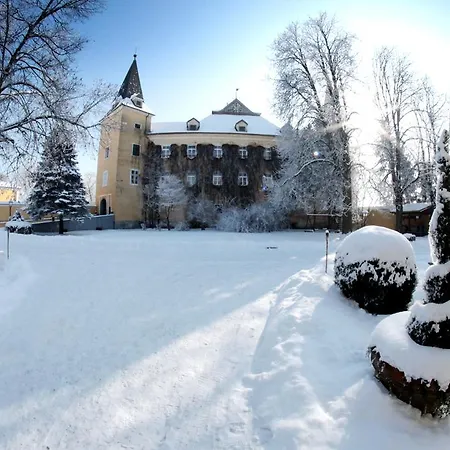 Schloss Muehldorf Отель 4*