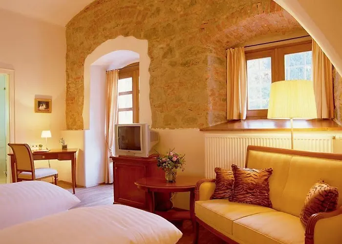 Schloss Muehldorf Hotel 4*